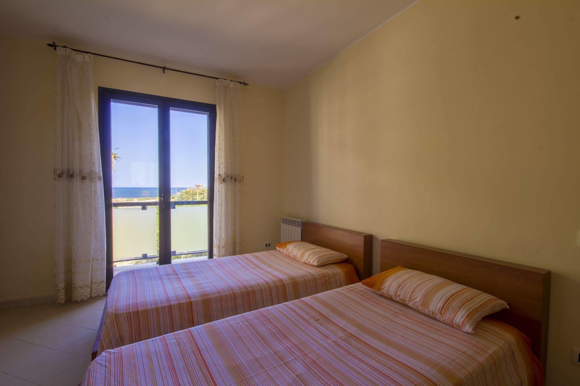 Residence Le Saline Марсала Екстериор снимка